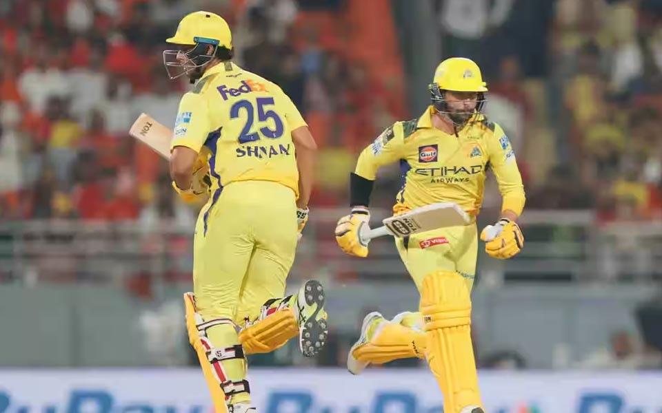 Shivam-Dube-and-Devon-Conway